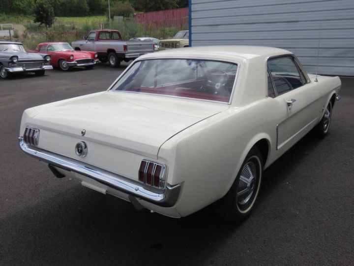 Ford Mustang blanche - 7