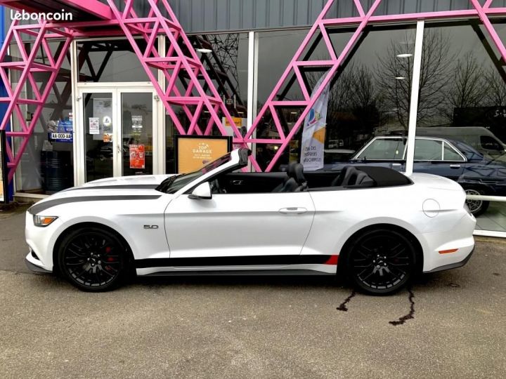 Ford Mustang CONVERTIBLE V8 5.0 421 GT A Blanc - 6