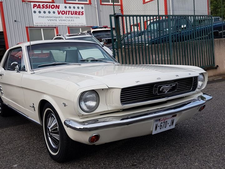 Ford Mustang COUPE LUXURY V8 289  - 1