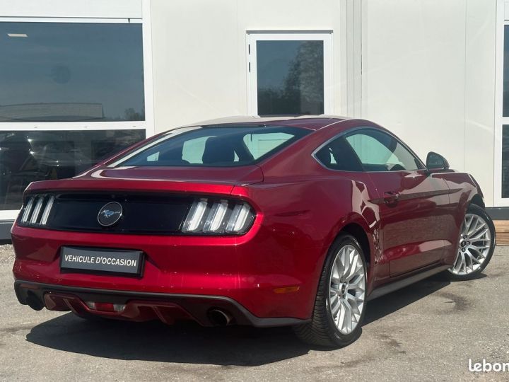 Ford Mustang Fastback 2.3 Ecoboost BV6 Rouge - 2