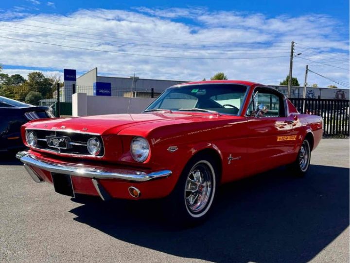 Ford Mustang FASTBACK 289 CI V8 2+2 Rouge Laqué - 3