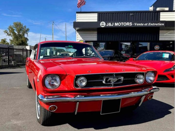 Ford Mustang FASTBACK 289 CI V8 2+2 Rouge Laqué - 4