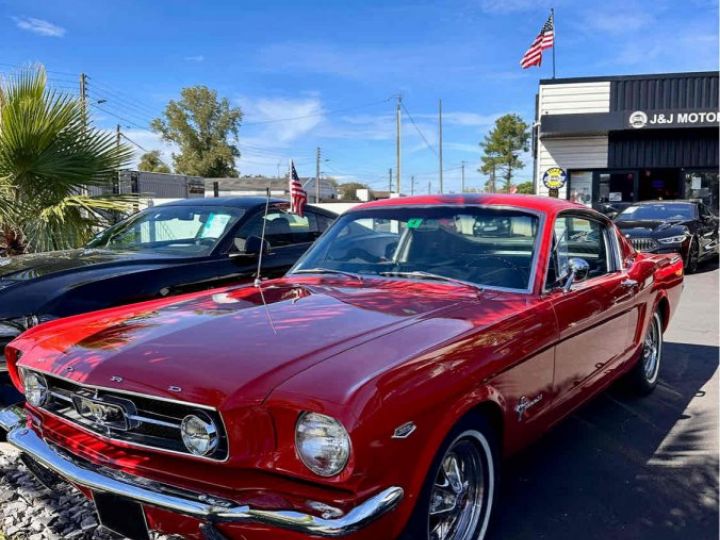 Ford Mustang FASTBACK 289 CI V8 2+2 Rouge Laqué - 18