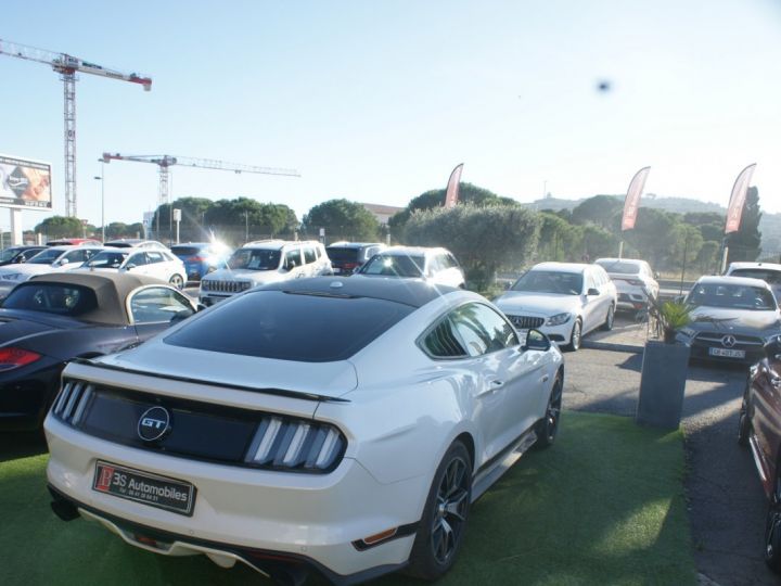 Ford Mustang FASTBACK 5.0 V8 421CH GT Blanc - 4