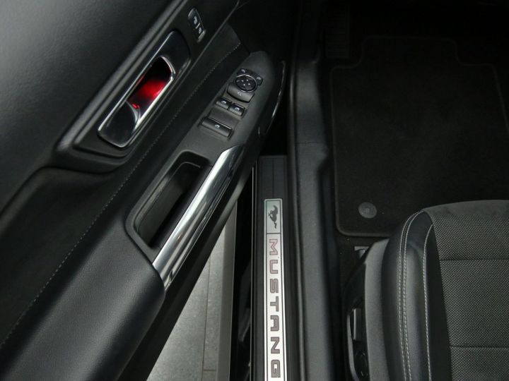 Ford Mustang GT V8 450ch Première main Garantie 12 mois NOIR - 19