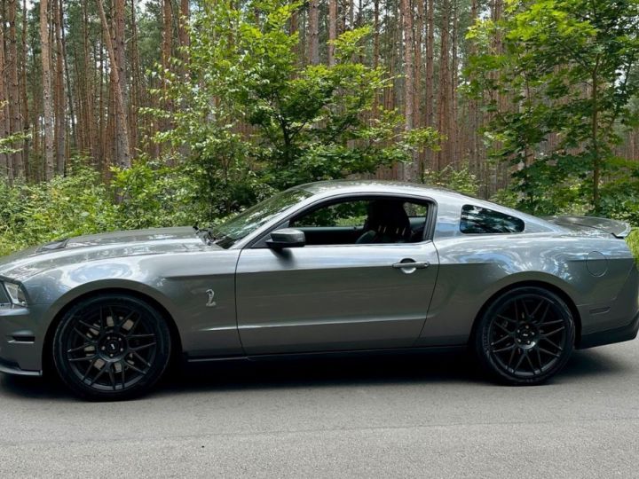 Ford Mustang Shelby GT 500 SVT GRIS - 1