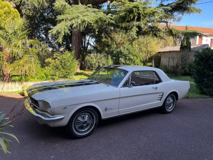 Ford Mustang V8 289ci 1966 Coupe de 1966 BEIGE CLAIR - 1