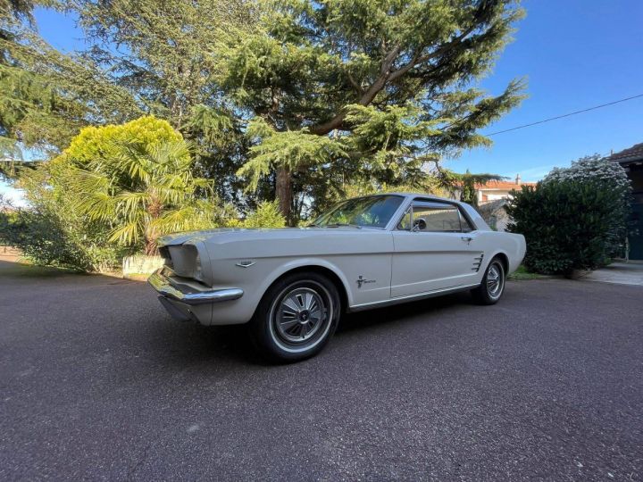 Ford Mustang V8 289ci 1966 Coupe de 1966 BEIGE CLAIR - 2