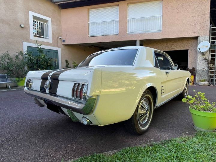 Ford Mustang V8 289ci 1966 Coupe de 1966 BEIGE CLAIR - 7