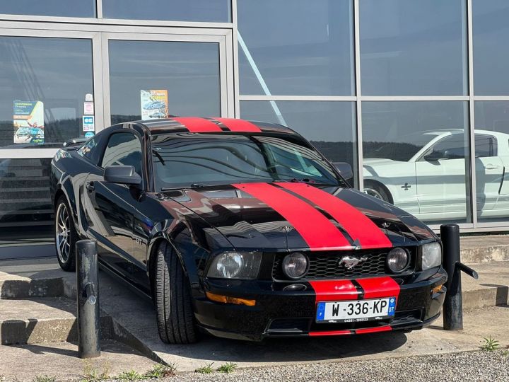 Ford Mustang V8 4.6 GT Noir - 2