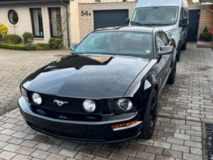 Ford Mustang v8 gt Noir - 1