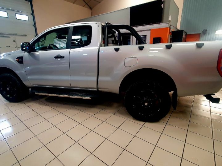 Ford Ranger 2.2 TDCi 4x4 160cv Gris - 9