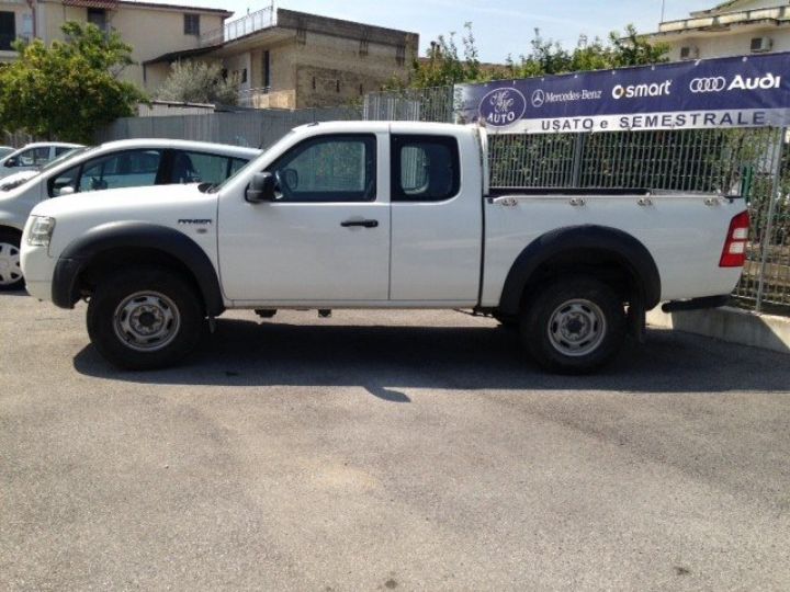 Ford Ranger PICK UP DOUBLE CABINE 2.5 TD 4X4     Diesel BLANC - 4