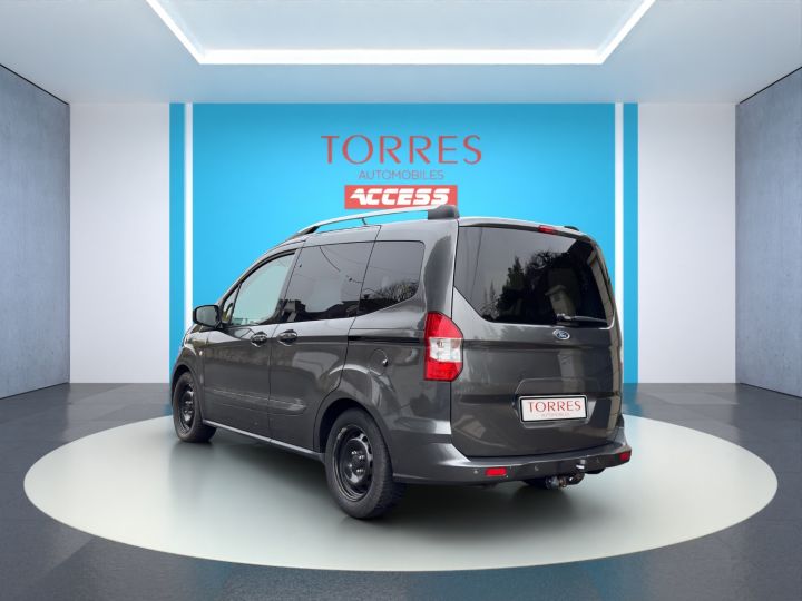 Ford Tourneo Connect Tourneo 100 ch essence Titanium 1ere Main  - 3