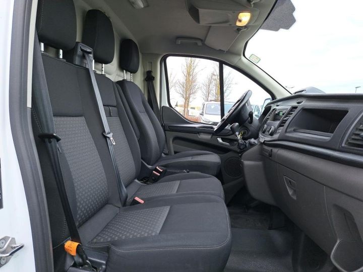 Ford Transit CUSTOM FOURGON (18740€ HT) 300 L1H1 2.0 ECOBLUE 130 TREND BUSINESS - 4P Blanc - 26