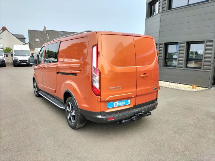 Fourgon Ford Transit Fourgon Double cabine CUSTOM 320 L2H1 2.0L 170CH BVA ACTIVE CABINE APPRONDIE 5 PLACES ORANGE - 4