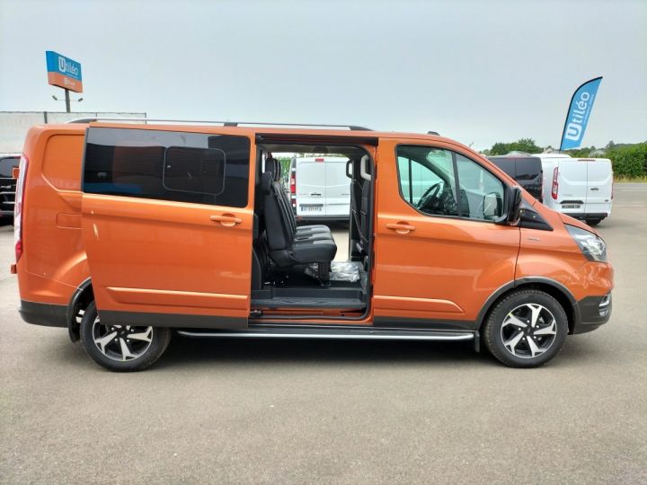 Fourgon Ford Transit Fourgon Double cabine CUSTOM 320 L2H1 2.0L 170CH BVA ACTIVE CABINE APPRONDIE 5 PLACES ORANGE - 8