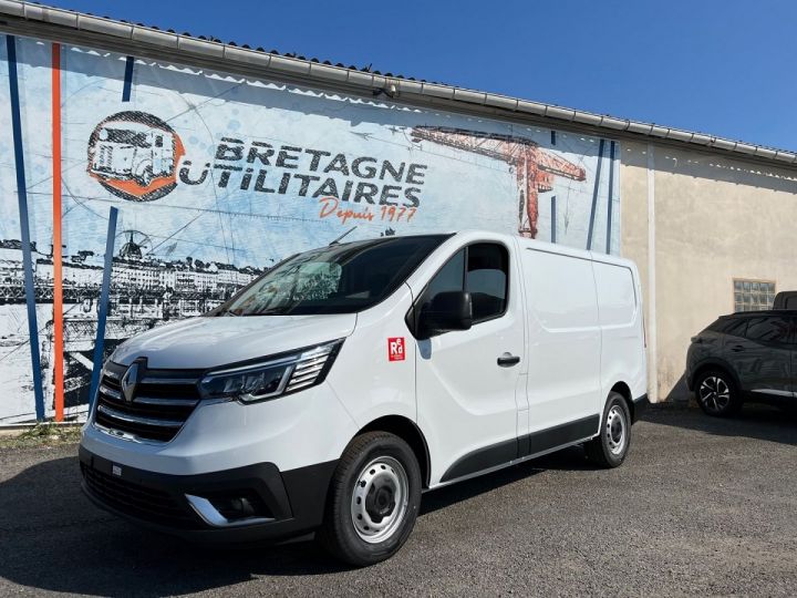 Fourgon Renault Trafic BLANC L1H1 3T1 2.0 BLUE DCI 150CH BVM6 RED EDITION + OPTIONS BLANC - 1