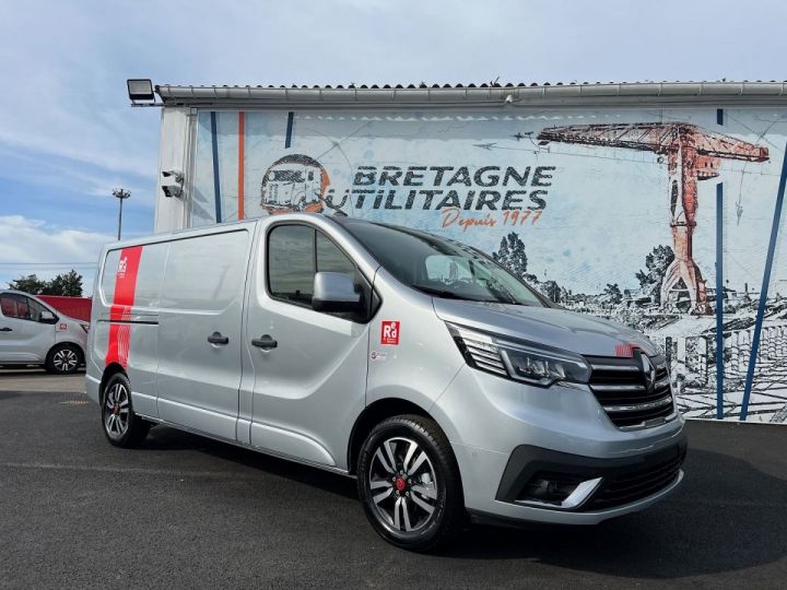 Fourgon Renault Trafic GRIS HIGHLAND L2H1 2.0 BLUE DCI 170CH EDC EXCLUSIVE GRIS HIGHLAND - 1