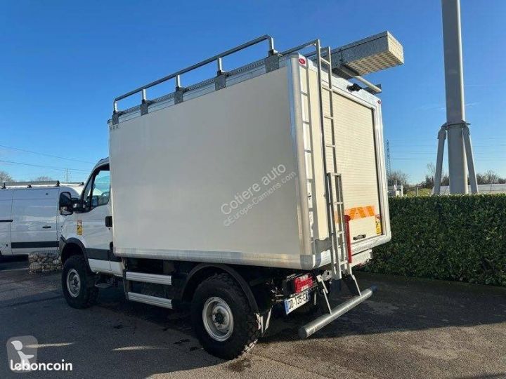 Furgón Iveco Daily Caja cerrada 55S17W  - 4