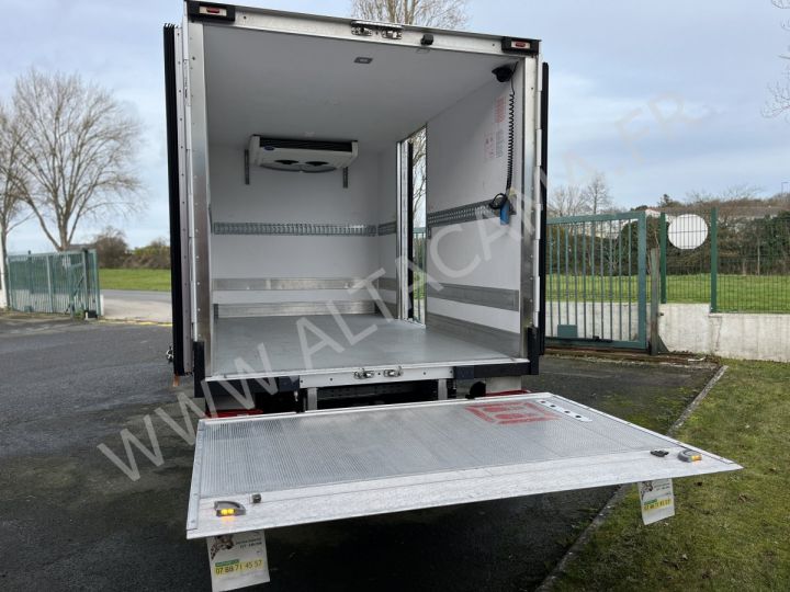 Furgón Iveco Daily Caja frigorífica 35C18 180CV BVA FRIGORIFIQUE FRC X HAYON ELEVATEUR DHOLANDIA PORTE LATERALE BLANC - 3