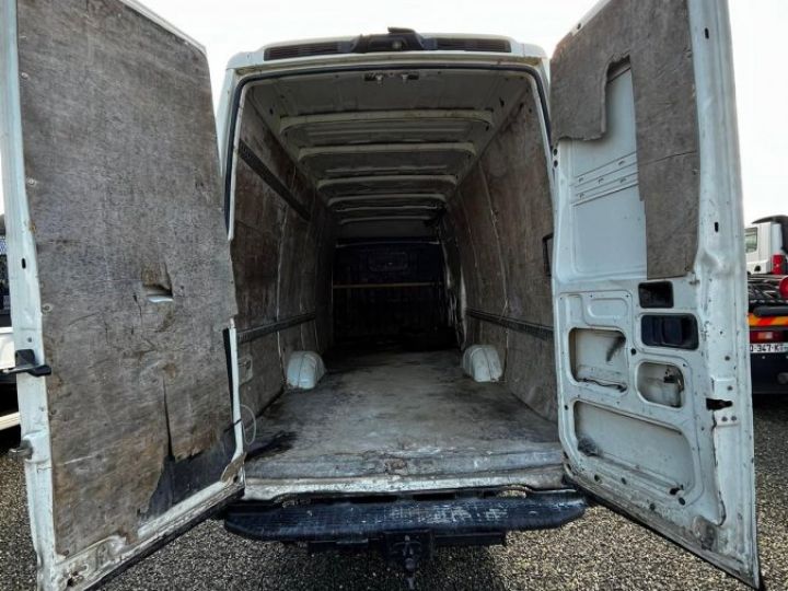 Furgón Iveco Daily Furgón  FOURGON 35S14 140CV V15M3 3T5 BLANC - 8