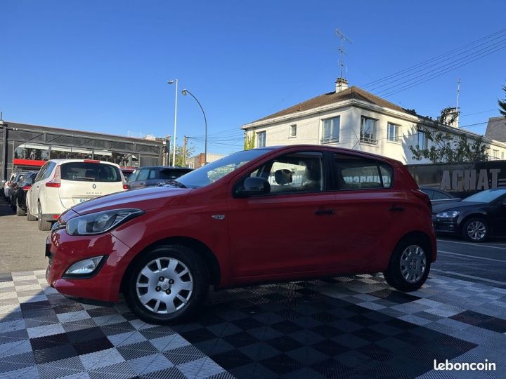 Hyundai i20 1.2 EDITION SPECIALE Rouge - 3