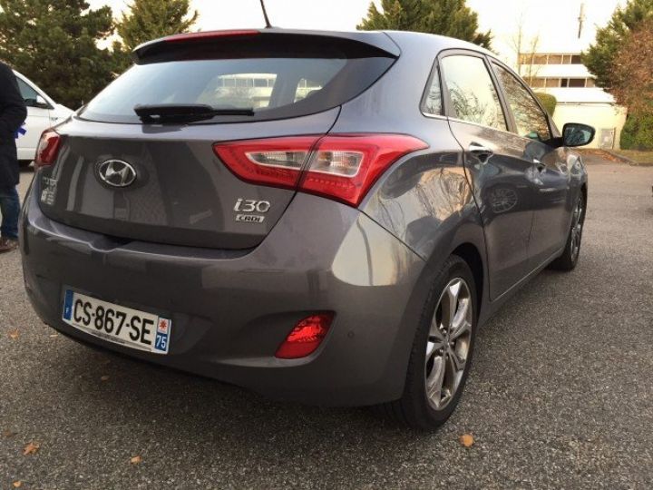 Hyundai i30 1.6 CRDI 128CV PACK PREMIUM BVA     Diesel GRIS METAL - 12