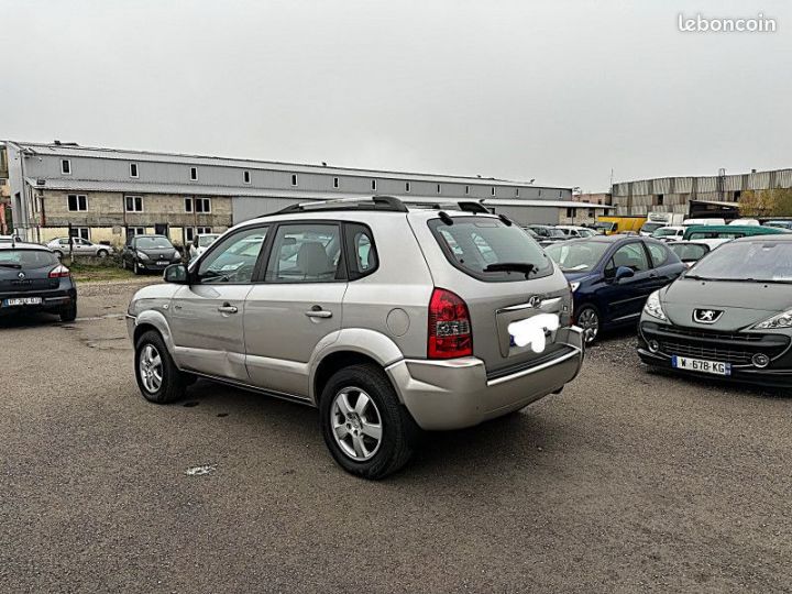 Hyundai Tucson 2.0i 140cv 4X4  - 7