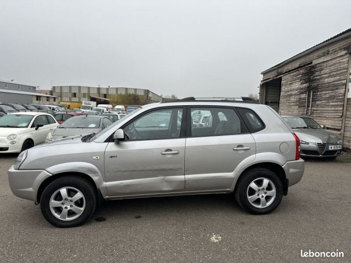 Hyundai Tucson 2.0i 140cv 4X4  - 8