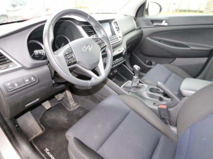 Hyundai Tucson III 1.7 CRDI 115 CREATIVE BVM6     Diesel GRIS METAL - 8