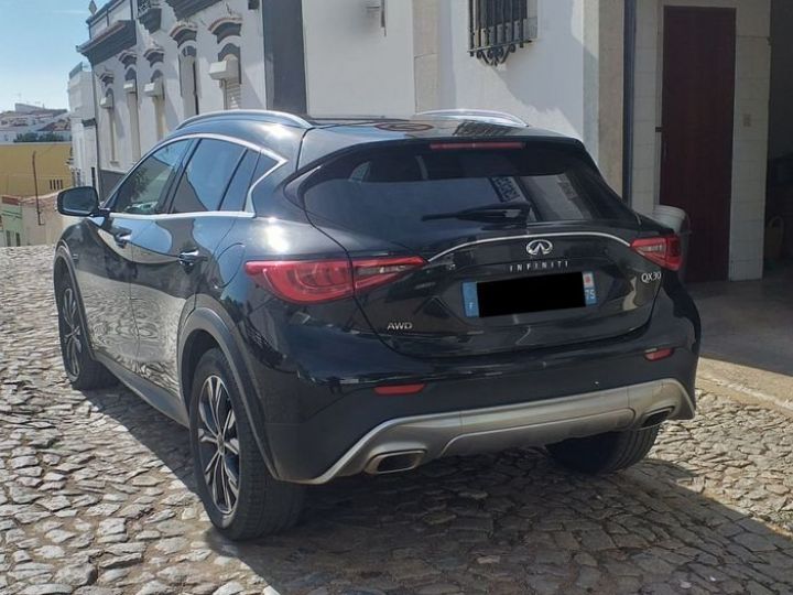 Infiniti QX30 2.2d DCT AWD * LED * CUIR Noir - 3