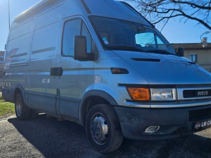 Iveco Daily 35C13 Gris - 2