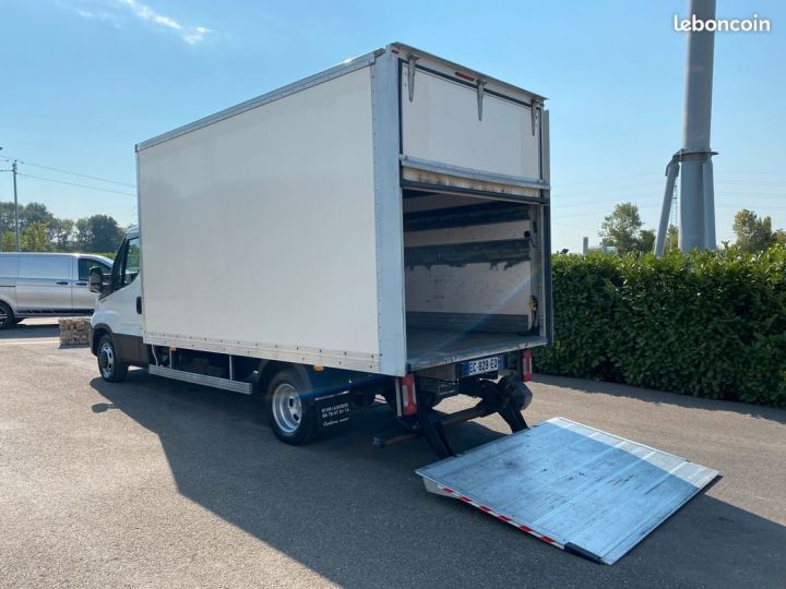 Iveco Daily 35c15 caisse 20m3 hayon  - 2