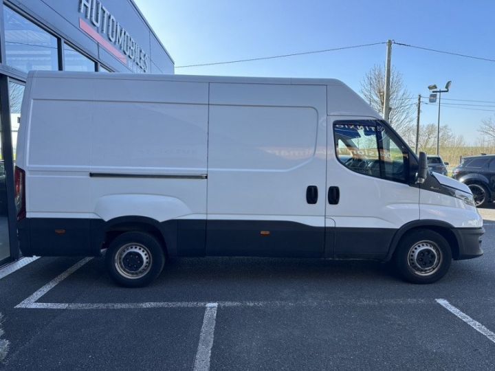 Iveco Daily 35S FG 35S14 SV12 Blanc - 2