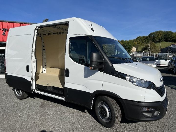 Iveco Daily FOURGON 35 S 14 BVM6 Blanc - 9