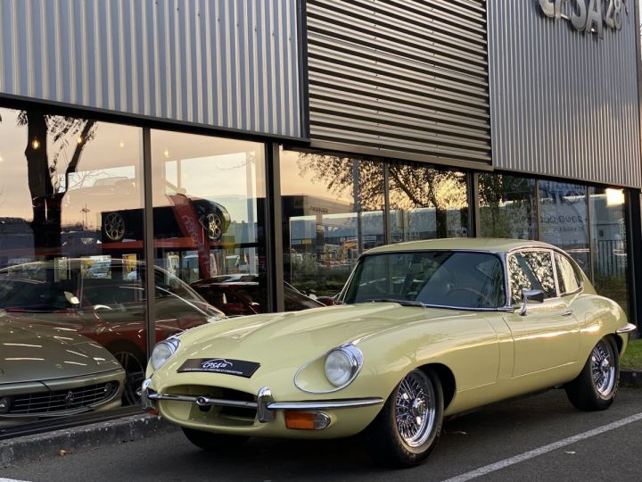 Jaguar E-Type coupe 2+2 jaune opaque - 1