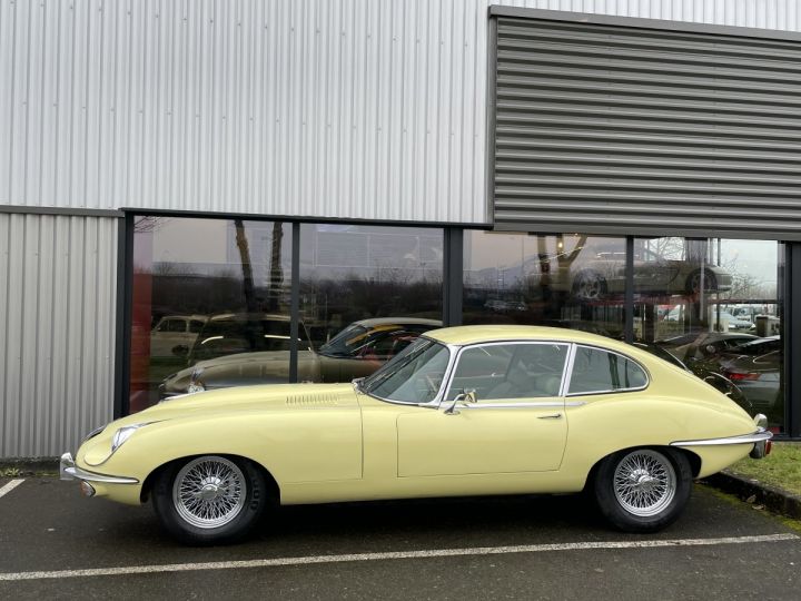 Jaguar E-Type coupe 2+2 jaune opaque - 4