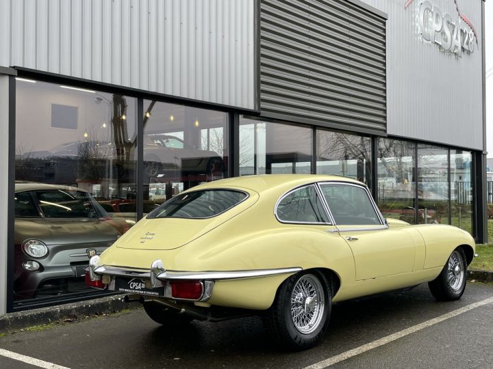 Jaguar E-Type coupe 2+2 jaune opaque - 6