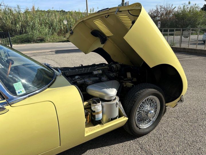 Jaguar E-Type COUPE 4.2 SERIE 2 Jaune - 14