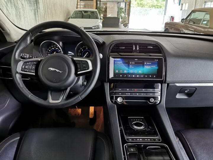 Jaguar F-Pace 2.0D 180 CV PRESTIGE BVA Gris - 6