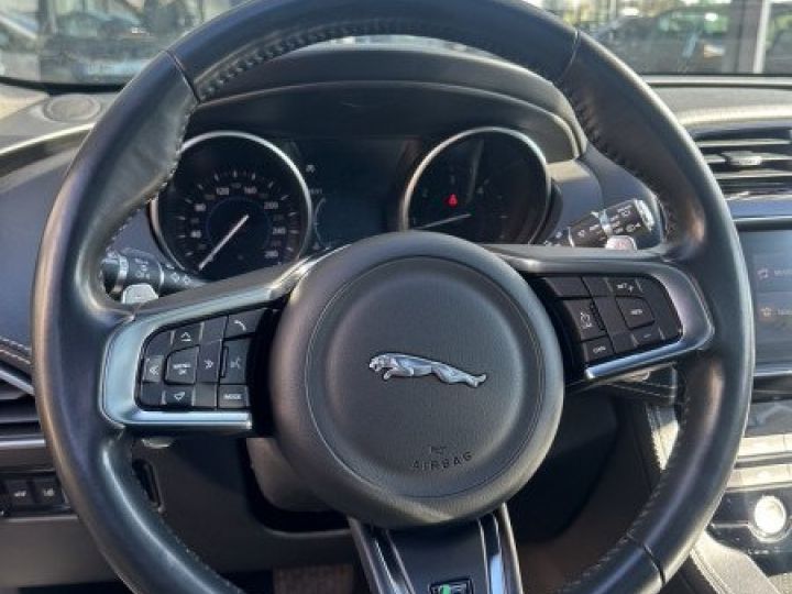 Jaguar F-Pace 2.0D 240CH R-SPORT 4X4 BVA8 Inconn - 20