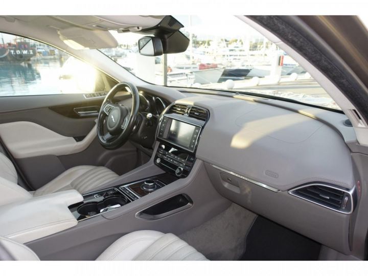 Jaguar F-Pace F.PACE 2.0D 180ch Portfolio 4x4 BVA8 Gris métallisé - 6