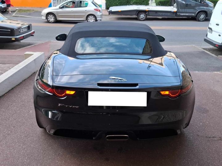 Jaguar F-Type 2.0 300 CV P300 NOIR - 6