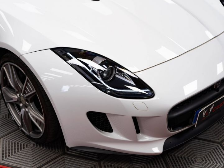 Jaguar F-Type Coupe 3.0 V6 340ch BVA8 23cv BLANC - 26