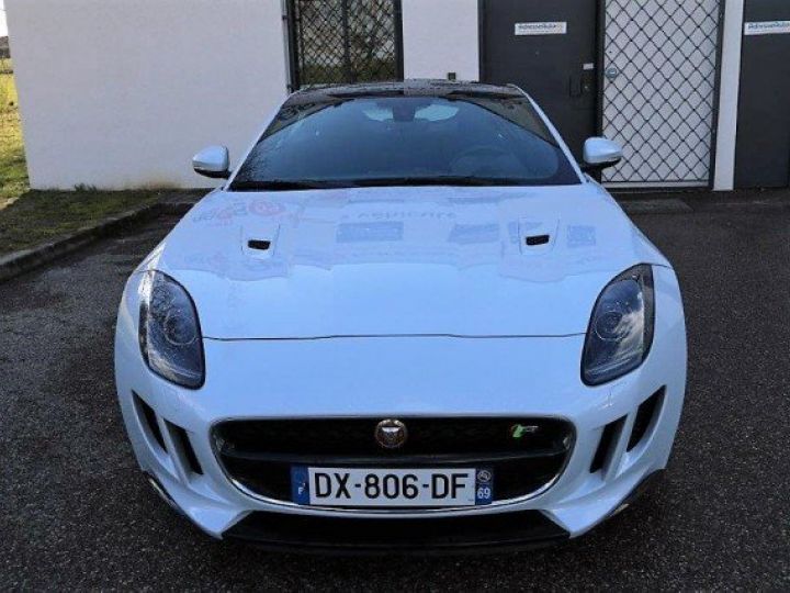 Jaguar F-Type COUPE 5.0 V8 R AWD 551CV BVA8     Essence BLANC - 3