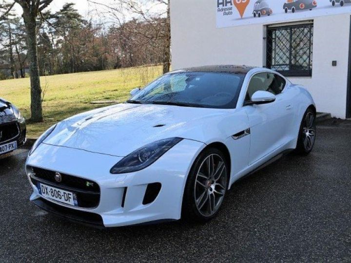 Jaguar F-Type COUPE 5.0 V8 R AWD 551CV BVA8     Essence BLANC - 6