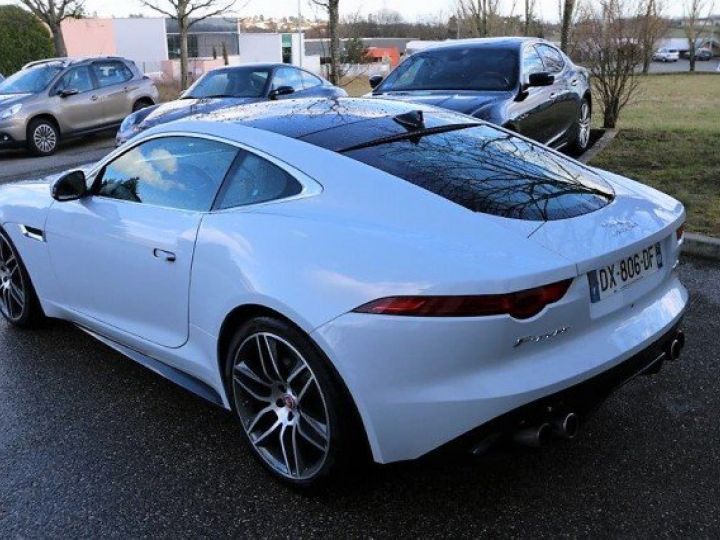 Jaguar F-Type COUPE 5.0 V8 R AWD 551CV BVA8     Essence BLANC - 26