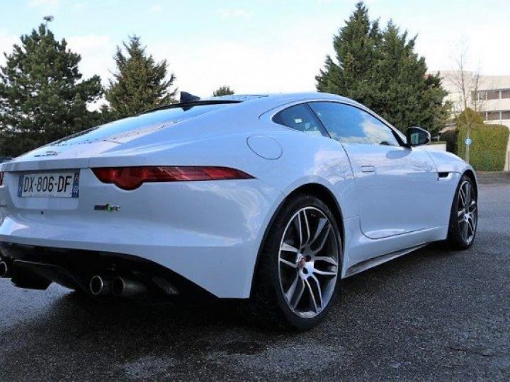 Jaguar F-Type COUPE 5.0 V8 R AWD 551CV BVA8     Essence BLANC - 29