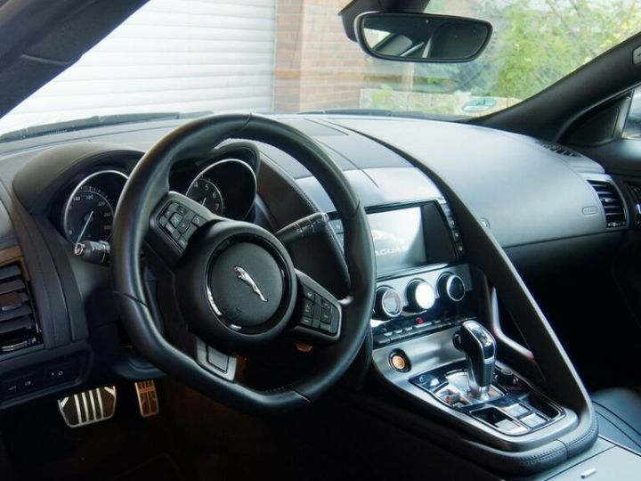 Jaguar F-Type Coupé S AWD Automatique. CAMÉRA ~ CUIR ~ NAVI ~ PANO ~ GARANTIE Gris métallisé - 4